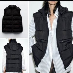 HOODED PUFFER VEST
